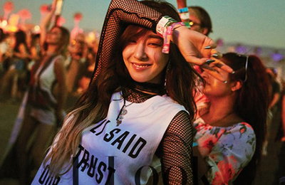 티파니X캘리포니아 케미 최고..'페스티벌의 여신'