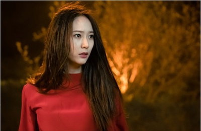 하백의신부' 정수정, '물의 여신' 변신…강렬한 레드 치명美