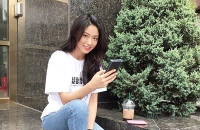 설현, 청순의 교과서…"청바지에 흰티만 입어도"