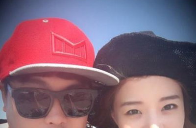 류현진, 방송인 배지현과 열애…"시즌 이후 결혼 전제"