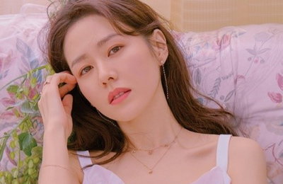 손예진, 봄 햇살 속 '예쁜 누나' …"사랑스러워"