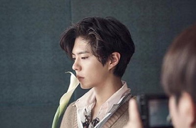박보검, 패션지 커버 장식…"한 폭의 그림"