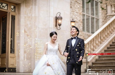 황현희, 결혼식 사진 공개…13살 어린 신부 손 잡고 '잇몸 만개'