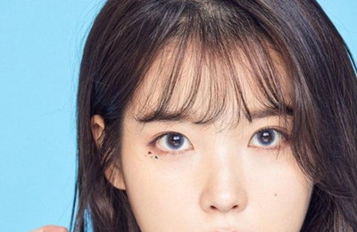 아이유, 10년 의리 카카오M과 재계약