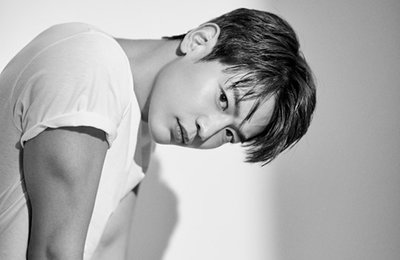 샤이니 민호, 그윽한 눈빛의 화보 대공개...'독보적 비주얼' 자랑