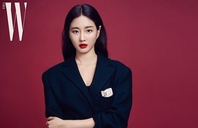 김사랑, 여신의 시크美…"도발적 눈빛"