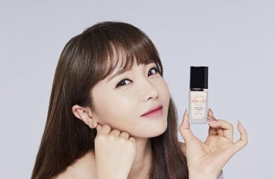 가수 홍진영, 화장품 브랜드 '홍샷' 론칭