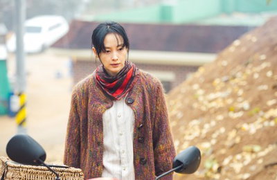 6년만의 복귀 이나영 "부산영화제 개막작 선정 영광"
