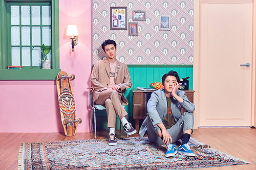 [사진]SM엔터테인먼트, 그룹 엑소의 찬열(오른쪽)
