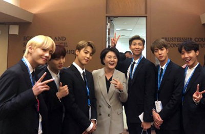 방탄소년단 만난 김정숙 여사 “자랑스럽다”