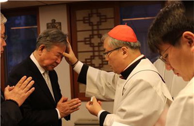 최불암, 염수정 추기경 주례로 천주교 세례