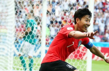 '유럽 통산 100골' 손흥민, KFA '올해의 골' 선두 질주