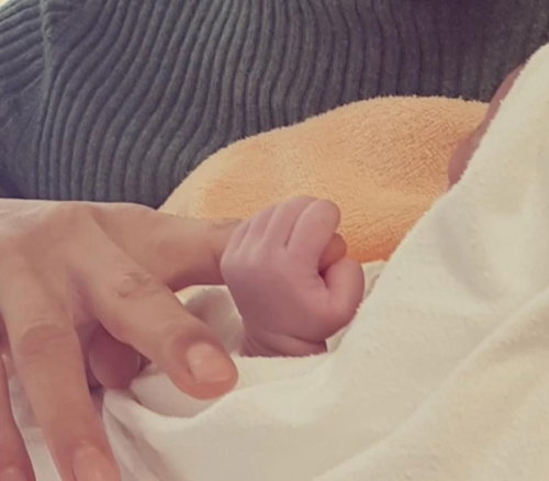 [사진]박진영 인스타그램 캡처, 박진영, 결혼 6년 만에 득녀
