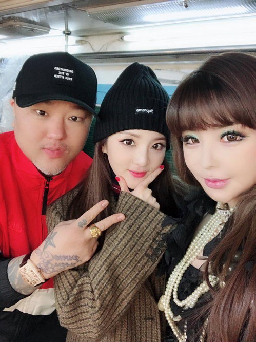 [사진]디네이션 제공, 박봄 새 앨범에 참여한 작곡가 용감한형제와 산다라박(왼쪽부터 용감한형제, 산다라박, 박봄)