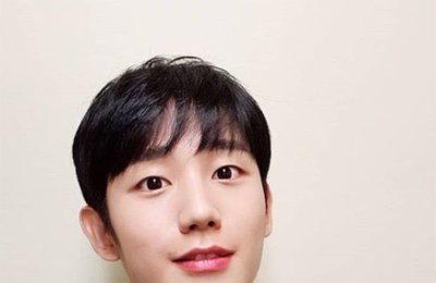 정해인 측 "감기몸살로 팬미팅 전 응급실서 치료..호전돼 드라마 촬영 중"