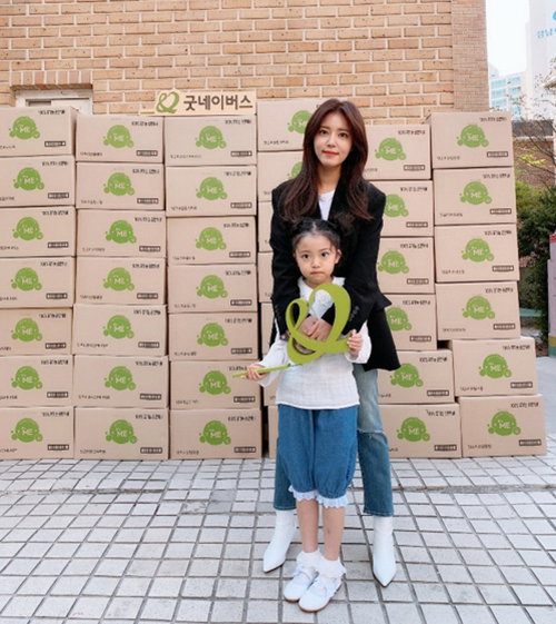 [사진]매니지먼트 구 제공, 정시아와 딸 백서우 양

