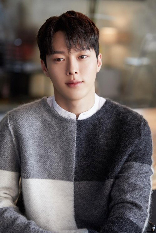 [사진]롱플레이뮤직 제공, 브라운아이드소울 새앨범 타이틀곡 뮤직비디오에 출연한 장기용
