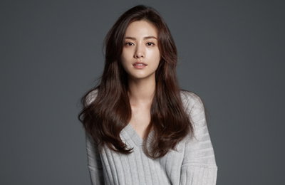 나나, 10년간 몸담은 플레디스와 재계약