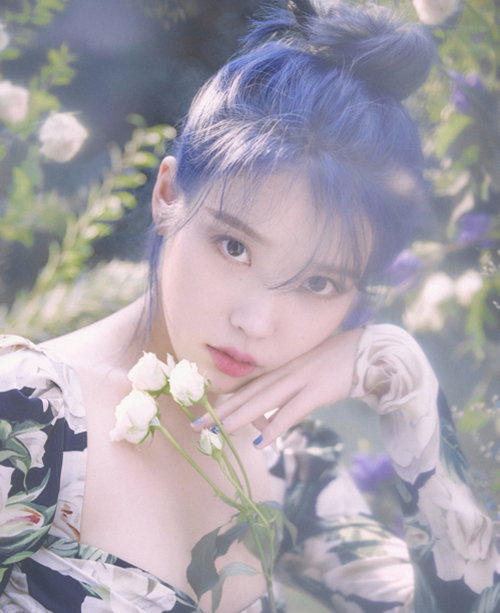 [사진]카카오 M 제공, 아이유 미니 5집 '러브 포엠'
