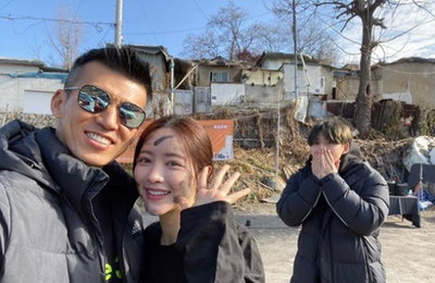 션, 홍수아와 연탄배달 봉사활동..훈훈한 마음씨