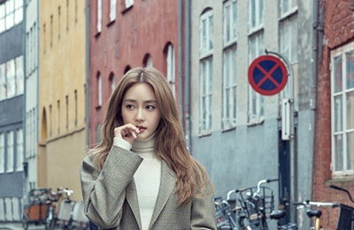 성유리, 청순함 내려놓고 세련된 분위기…시크+모던 매력