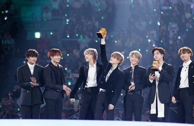 BTS, 美빌보드 '올해 톱 아티스트' 15위…그룹부문 2위