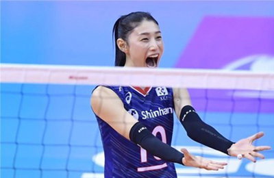 '배구 거포' 김연경, 재활 위해 귀국…엑자시바시와 계약도 수정