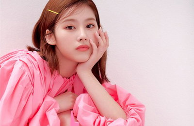 트와이스 사나, 단독 화보 공개…'청순한 모습'