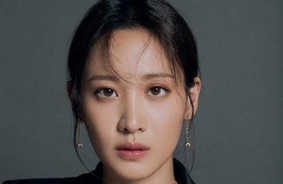 배우 수현, 엄마 된다…임신 15주차 밝혀