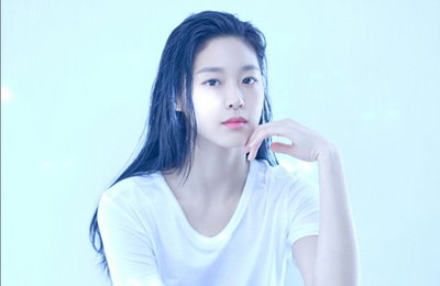 설현, 새 프로필 사진 공개…'독보적 존재감'