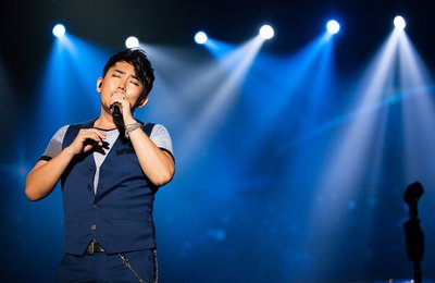 이승철, 플렉스엠에 계약 체결…"데뷔 35주년 활발한 활동"
