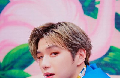 강다니엘, 소년미+섹시한 모습 다채로운 매력 뽐내...