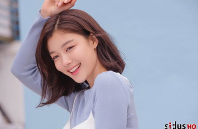 김유정, 무더위 잊게 만드는 빛나는 비주얼 과시