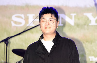[포토] 데뷔 12년 만에 첫 정규 앨범 ‘디어(Dear)’ 발매한 솔로 가수 신용재