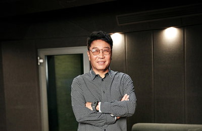 이수만, "동행세일" 비대면 K팝 공연 총연출…레드벨벳 등 출연