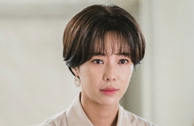 배우 황정음, 결혼 4년만에 파경 법원에 이혼조정 신청…주변서도 감지 못한 파경 '충격'