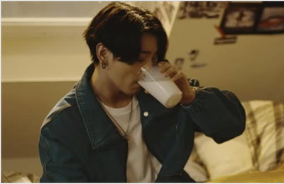 방탄소년단 뮤비 우유 한 컷, 미 우유업체들 BTS 마케팅
