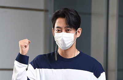 [포토] 가수 테이, TBS '그대에게' 주먹 불끈 짓고 파이팅!