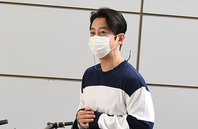 [포토] '남친룩의 정석' 가수 테이, 훈훈한 외모 물씬~