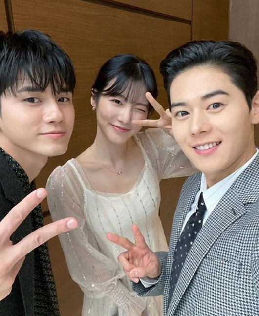 [사진]김동준 인스타그램, 왼쪽부터 옹성우, 신예은, 김동준