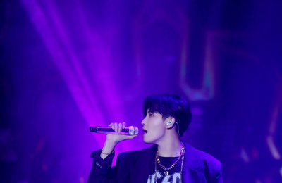 김재환, 온라인 팬콘서트 ‘도킹’ 성료…초대형 스케일에 강렬 퍼포먼스까지! “하루빨리 윈드와 만날 날 오길” 첫 온라인 콘서트 소감