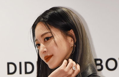 [K포토] 배우 한예슬 '머리 살짝 스쳤을 뿐'