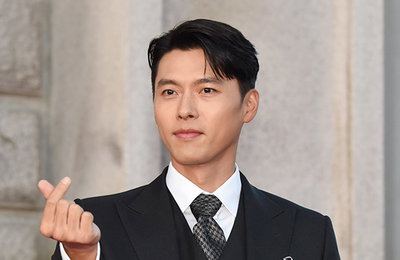 [K포토] 배우 현빈 '손하트도 멋짐 그 자체'