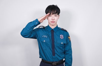 하이라이트 이기광, 의경 만기 전역 "기다려준 팬들과 멤버들에게 감사"