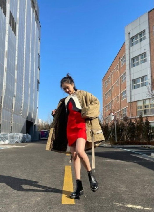 손나은