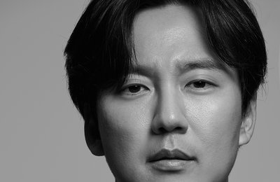 배우 김남길, 드라마 <아일랜드> 주인공 출연 확정! 요괴로부터 세상을 지켜온 ‘반’ 역으로 등장 따뜻함과 냉철함을 지닌 반인반요 캐릭터... 묵직한 카리스마까지!