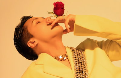 라비, 장미꽃 입에 물고 ‘섹시 비주얼’…‘ROSES’ 메인 아트워크 공개