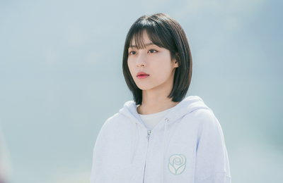KBS 2TV 새 월화드라마 <멀리서 보면 푸른 봄> 강민아, 평범함 속 빛나는 열정과 노력의 소유자로 완벽 변신! “새로운 모습을 보여 드릴 것”