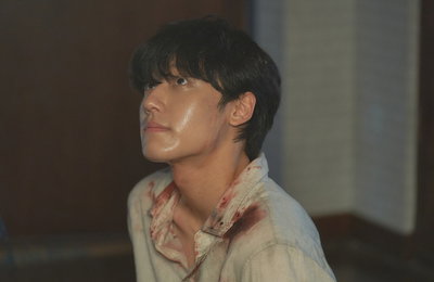 KBS 2TV 월화드라마 <오월의 청춘> 피 칠갑한 이도현의 절체절명 위기의 순간 포착! 밧줄에 결박당한 이도현, 어디로 끌려갔을까?