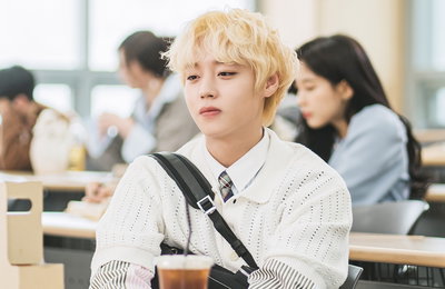 KBS 2TV 새 월화드라마 <멀리서 보면 푸른 봄> 박지훈-배인혁, 비밀스러운 사연 지닌 ‘금수저’와 고단한 ‘흙수저’의 만남